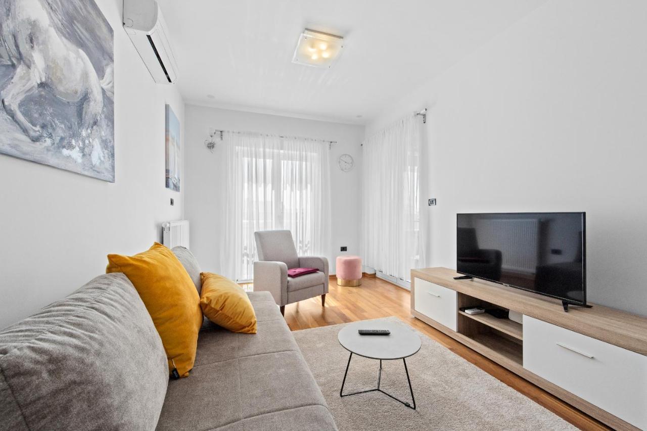 Feniks Fazana Apartman Exterior photo